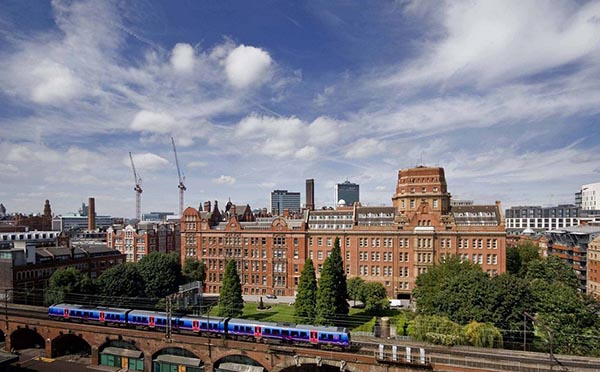 曼彻斯特大学初体验-附近生活环境